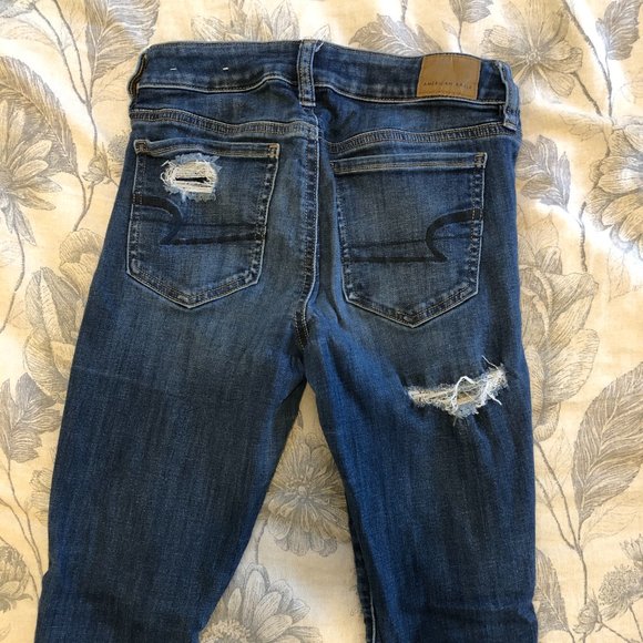 Womens Size 4 American Eagle Jeans - Picture 3 of 7